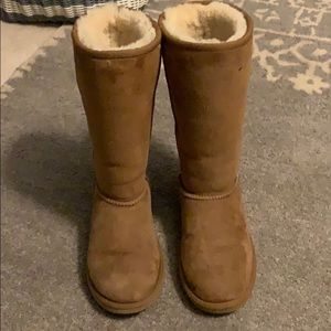 Ugg kids boots, tall Chestnut size 3